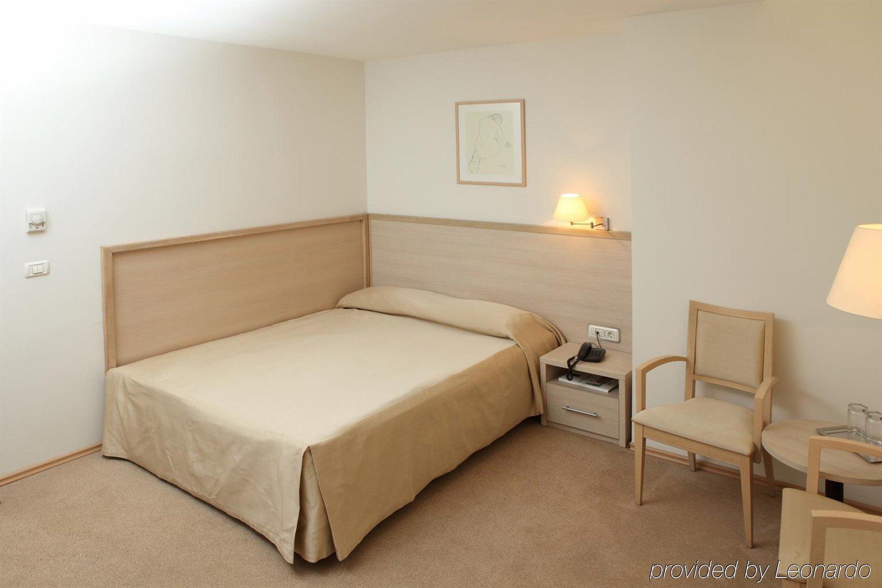 Savoy 4*