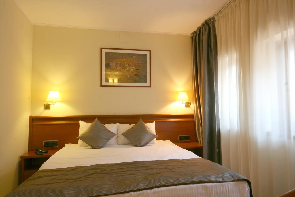 Savoy 4*