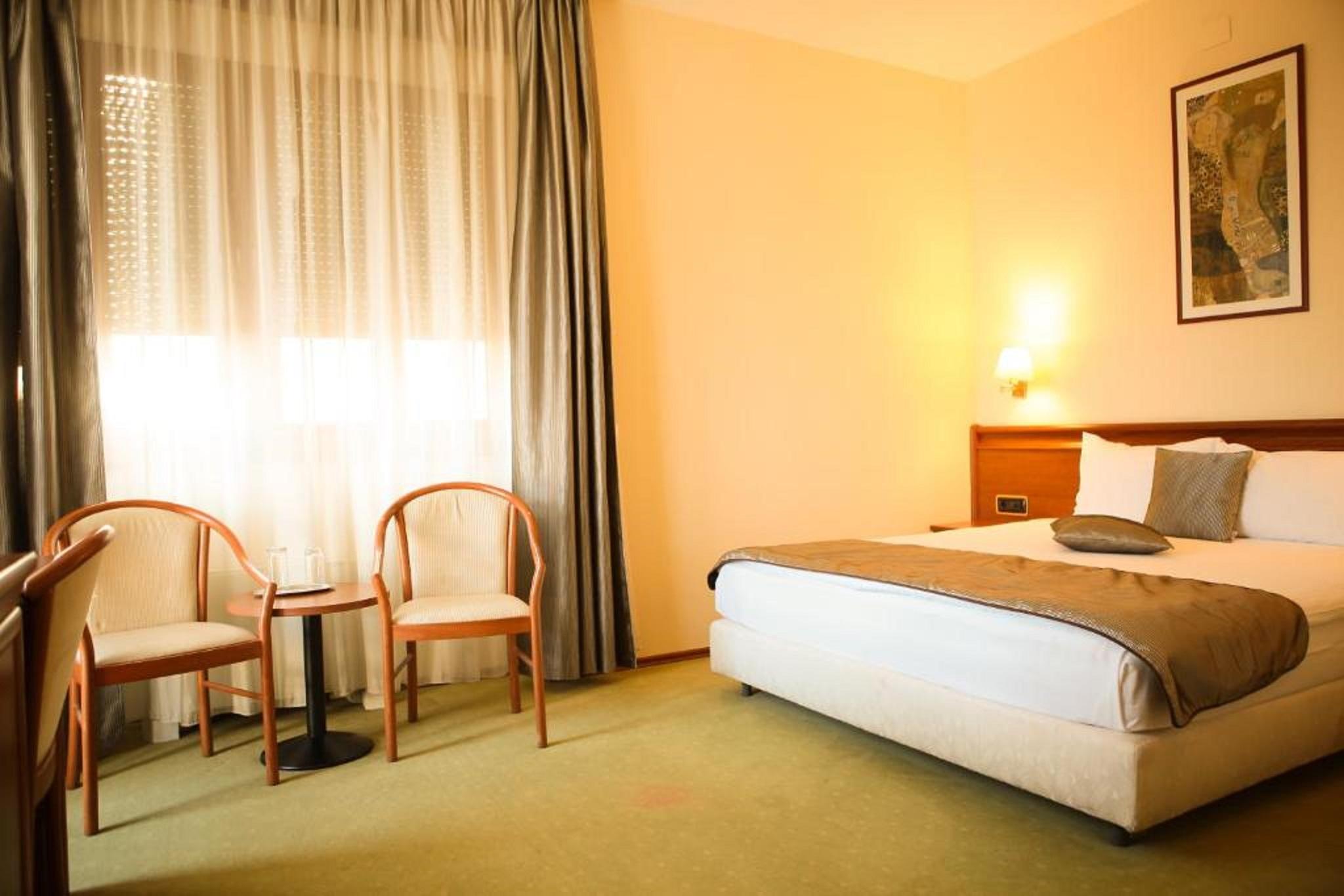Savoy 4*